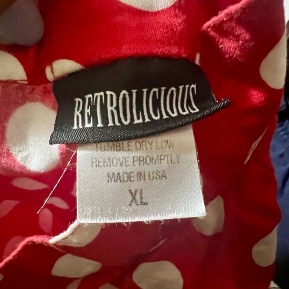 Retrolicious Red and White Gnomeville Pleated A-Line Skirt - Picture 5 of 5